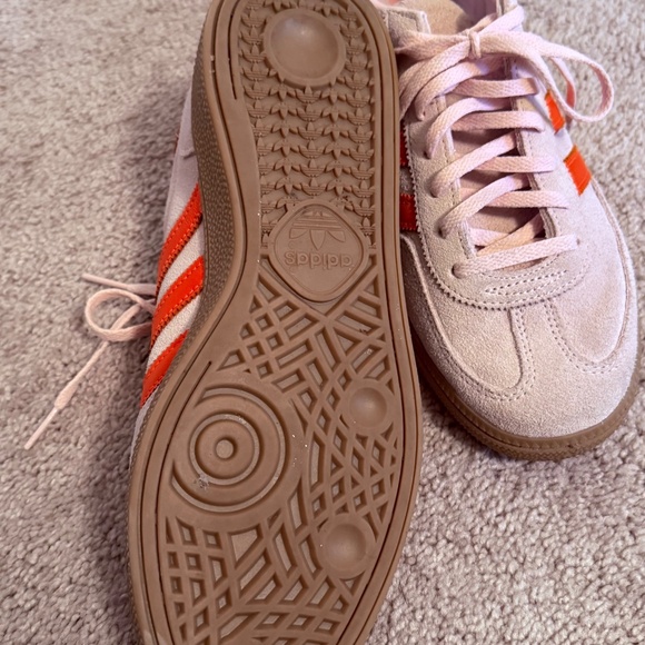 Adidas: Handball Spezial sneakers. Light pink with neon orange/pink, sz 8.5 - Picture 8 of 13